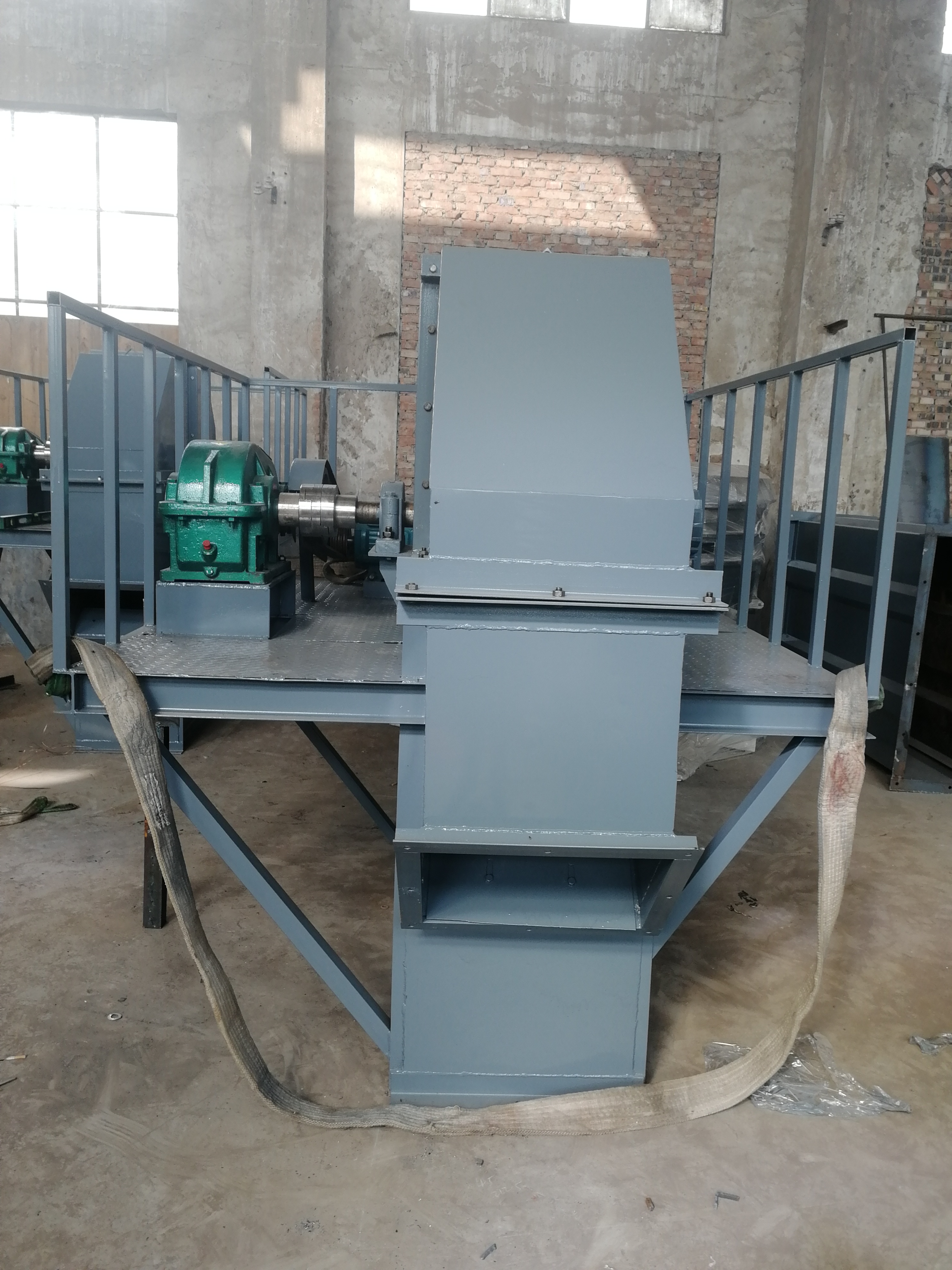 垂直提升機慢有慢的好處，冷卻連續(往復式垂直提升機)